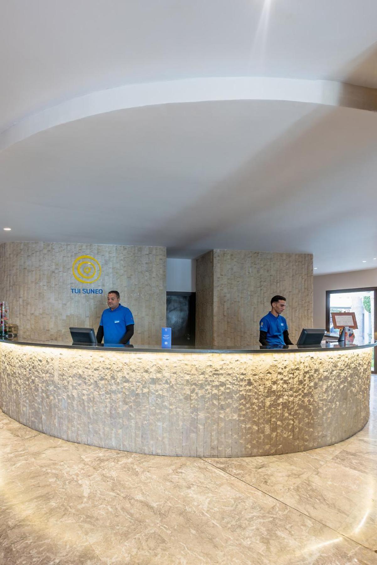 Kenzi Europa Hotel Agadir Eksteriør billede Reception desk at the airport